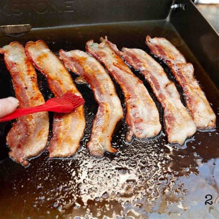 How do you griddle bacon?