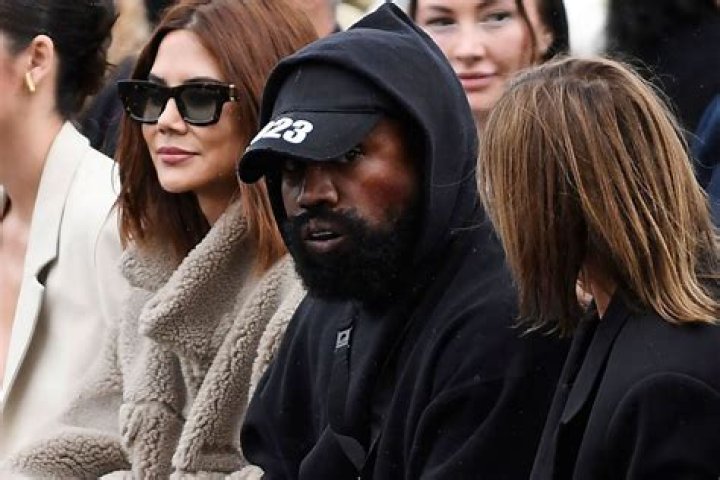 How much did Kanye pay for Kim's ring?