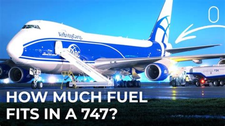 How much does a 747 pilot get paid?