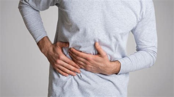 When should I see a doctor for upper abdominal pain?