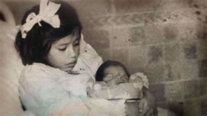 Who is the youngest mother?